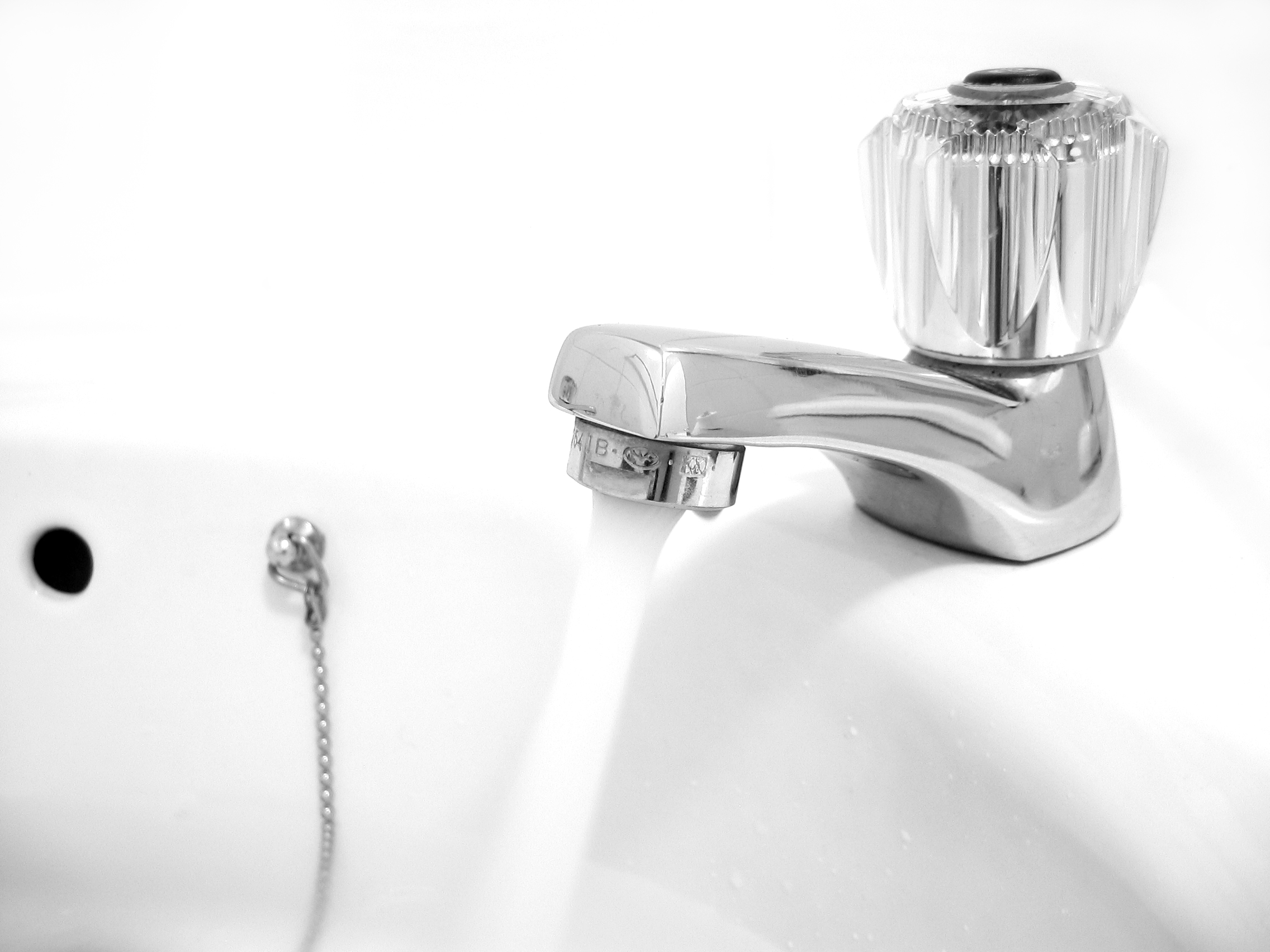 water faucet on sink 