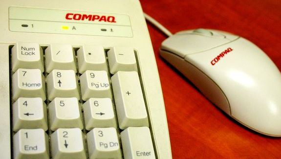 Compaq_keyboard_and_mouse2