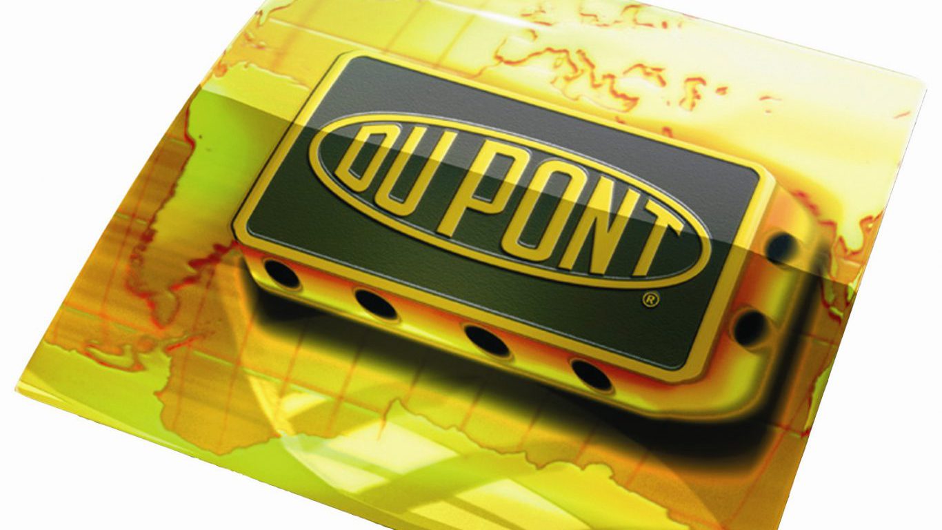 DuPont Earnings Hit by Restructuring Charges
