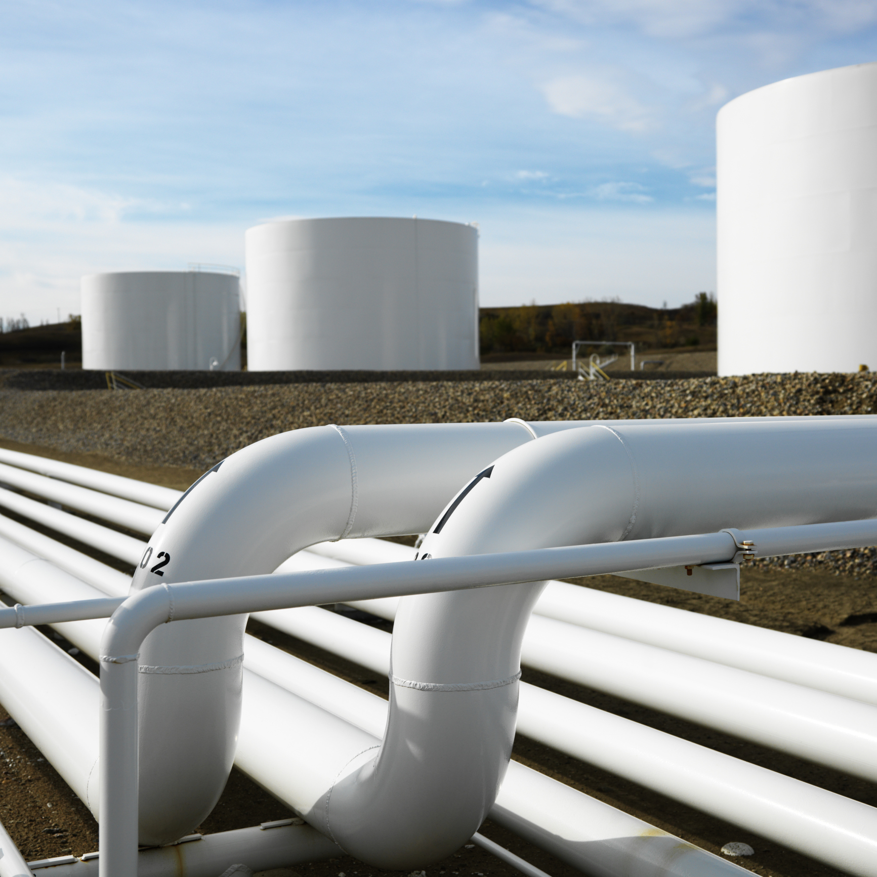 US Oil Production Plunges: 3 Companies That Should Be Profitable This Year
