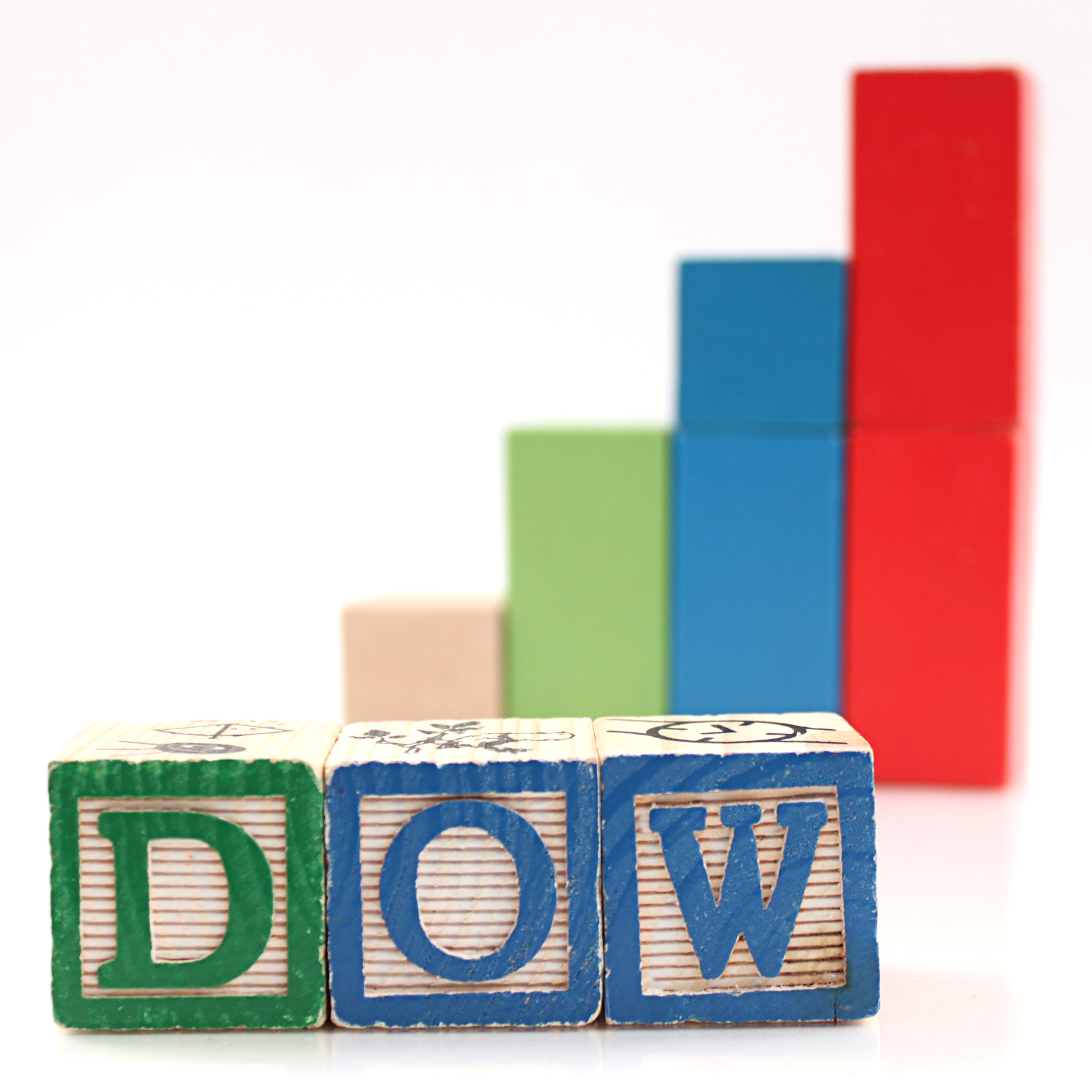 Grab These 4 Safe DJIA Dividend Bargains After Index Hits All-Time Highs