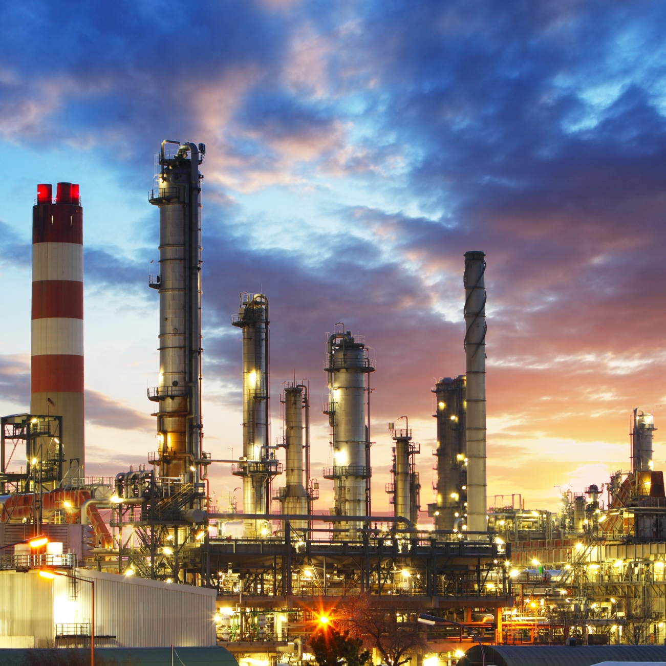 Record-Level US Refinery Runs Keeping Crude, Gasoline Prices Low