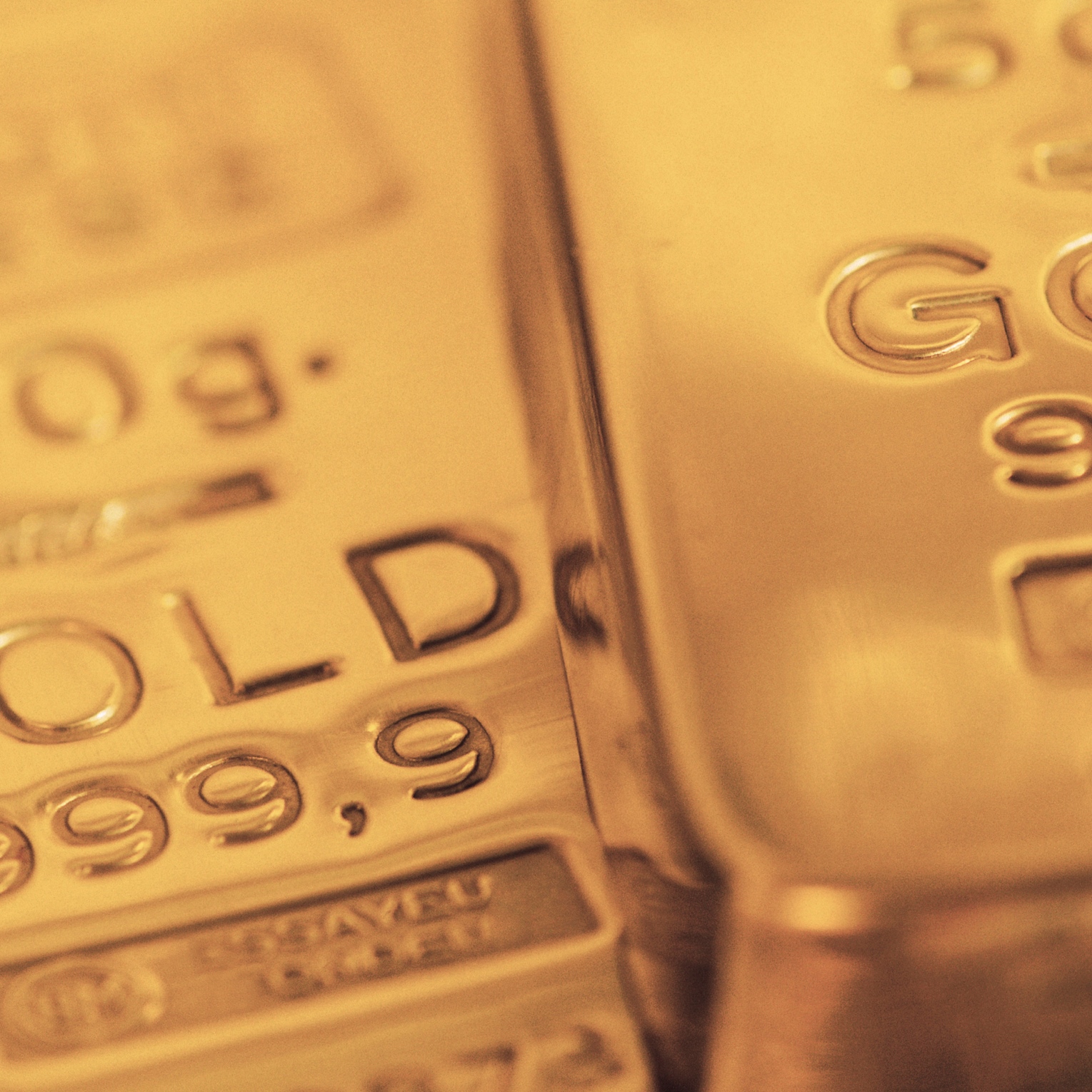 Merrill Lynch Boosts Price Targets on 5 Top Gold Stocks to Buy