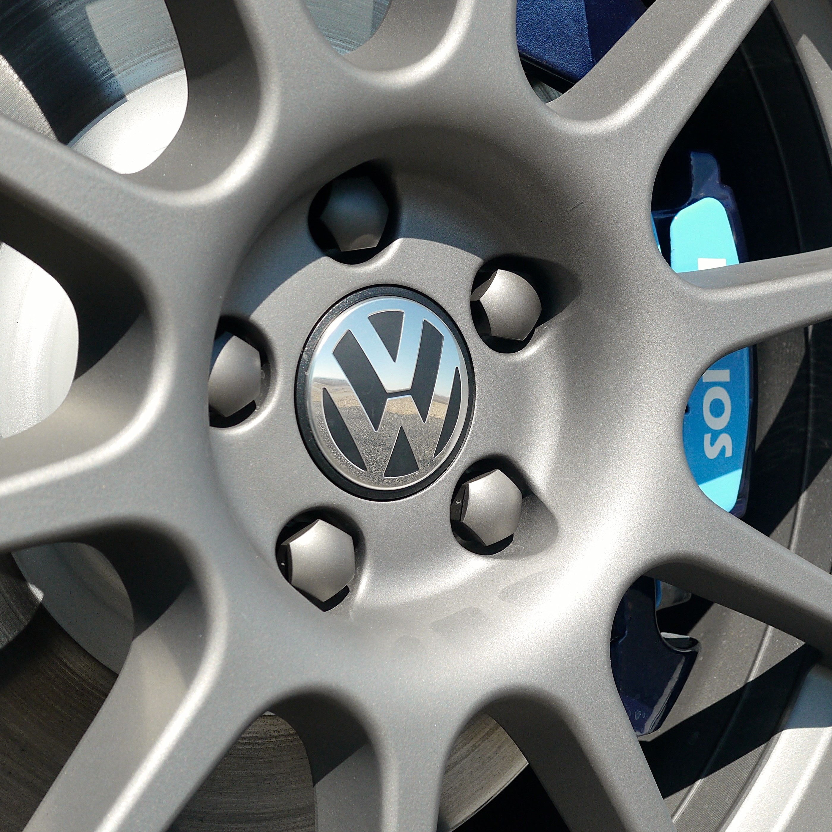 December Car Sales Expected to Fall, Led by Sharp Drops at Fiat Chrysler, VW