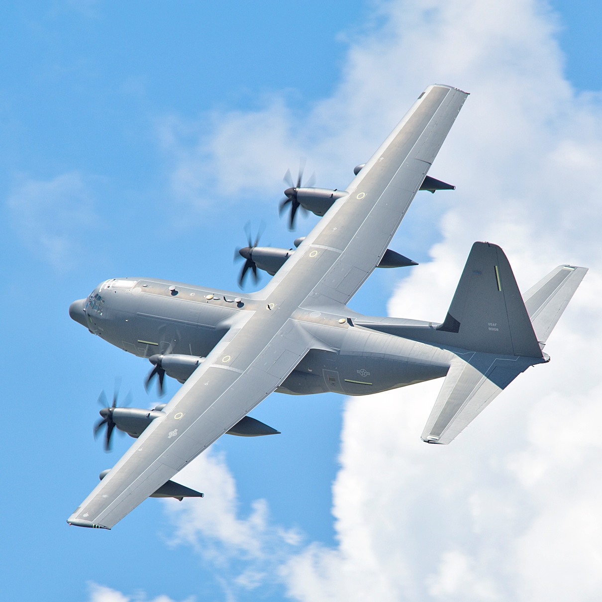 Analyst Has Top Defense and Aerospace Stocks to Buy Before Q1 Earnings