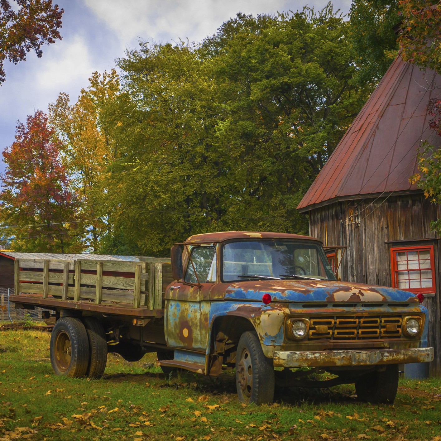 Navistar Plummets on Loss, Lower Guidance