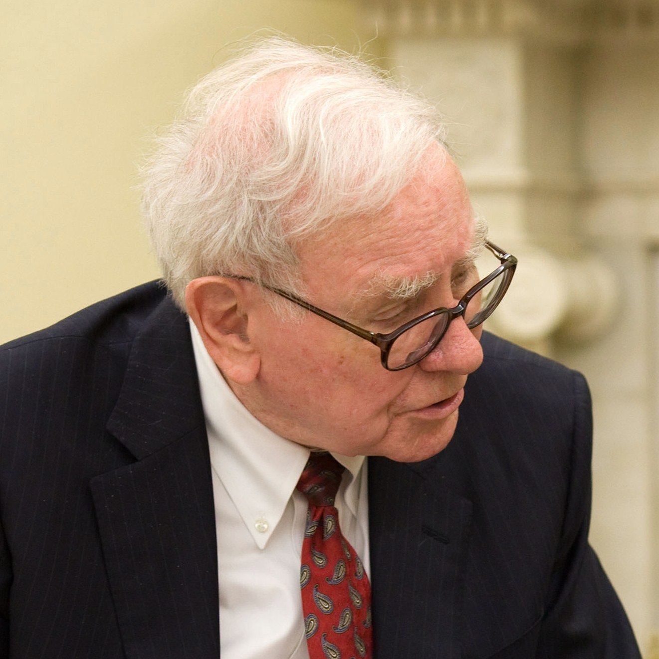 Warren Buffett Continues Massive Energy Insider Buying: Phillips 66, Seagate Technology, General Electric and More