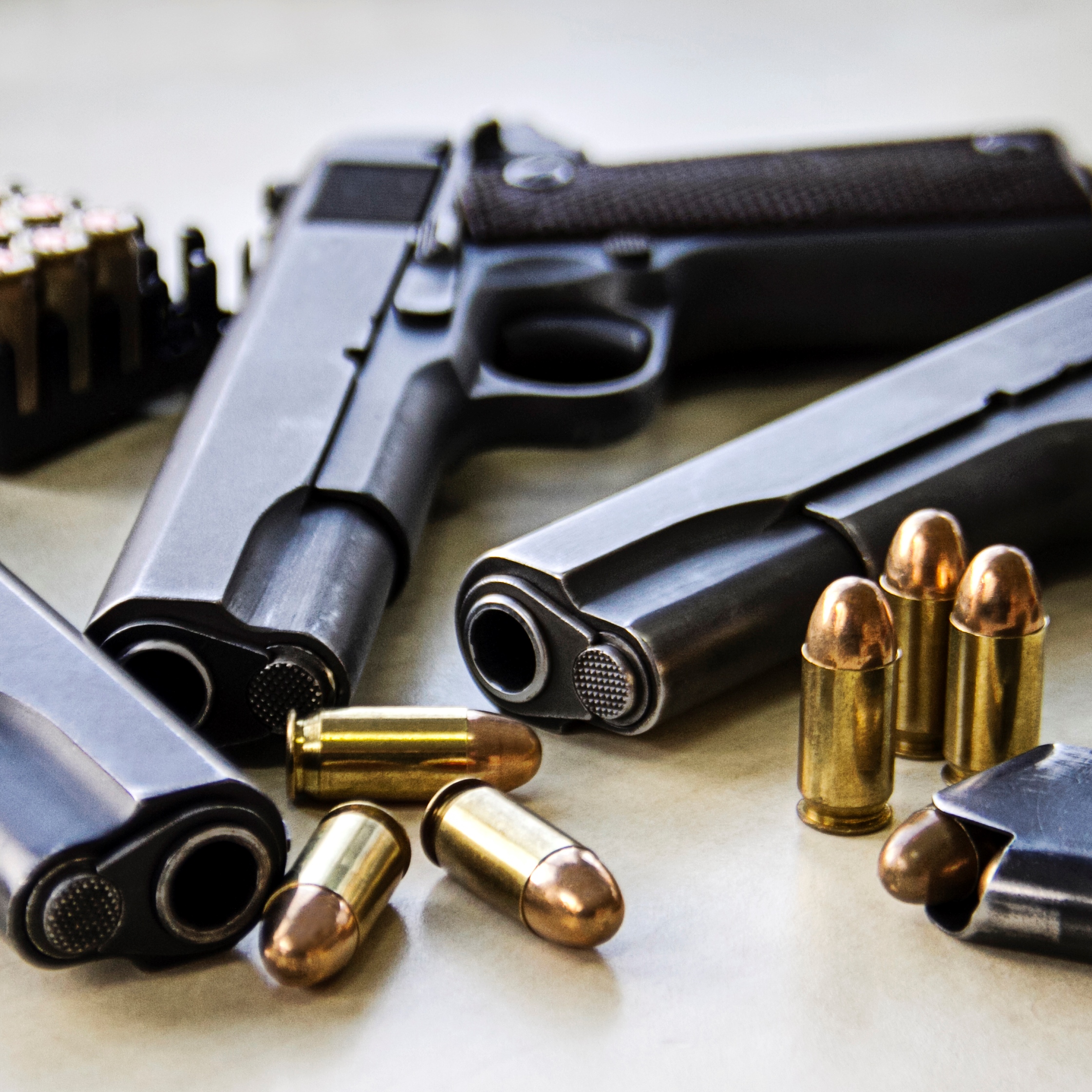 Smith & Wesson Maker’s Outlook Shoots Down Stock