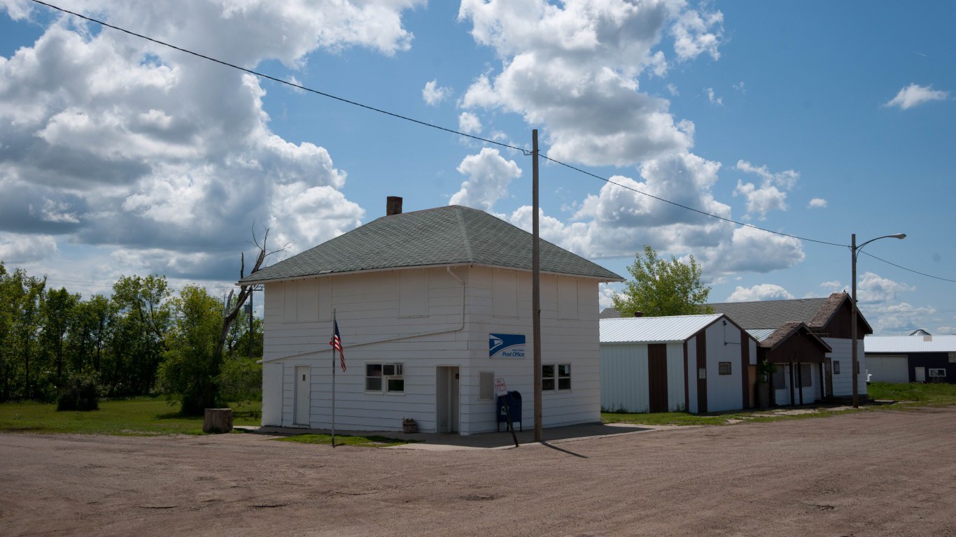 File:Post office in Selfridge, North Dakota 6-12-2009 by Andrew Filer 