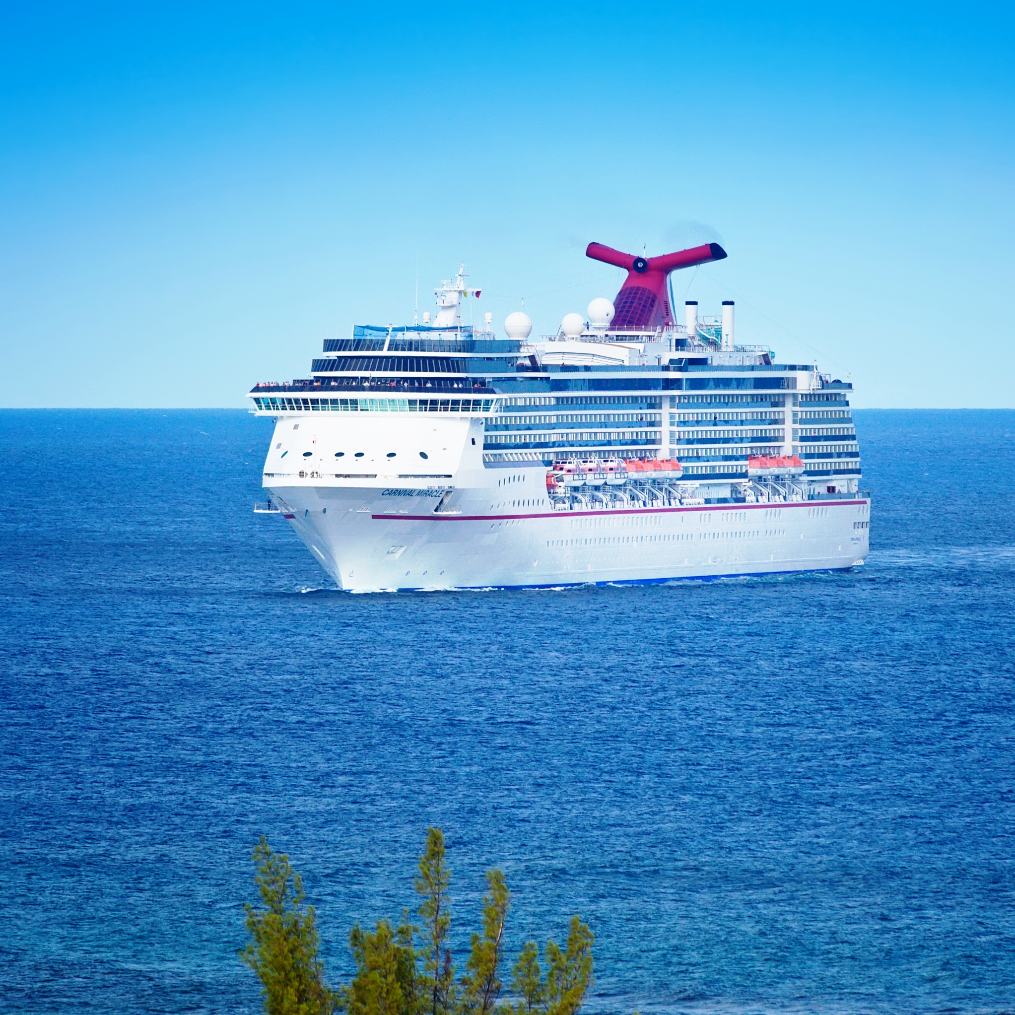 Analyst Lowers Estimates on Cruise Line Operators