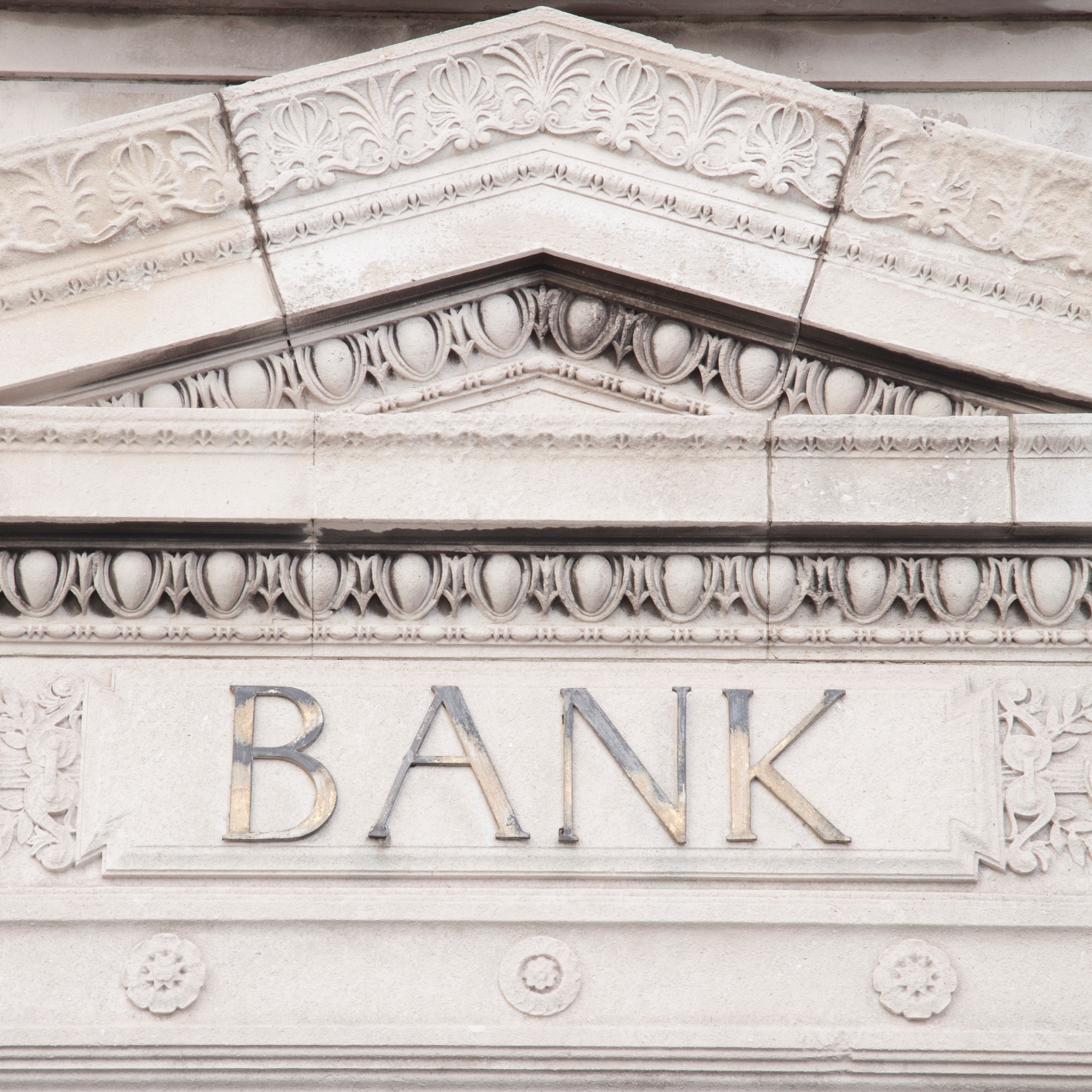 Analyst Has 5 Banks to Buy as Investors Sell the Earnings
