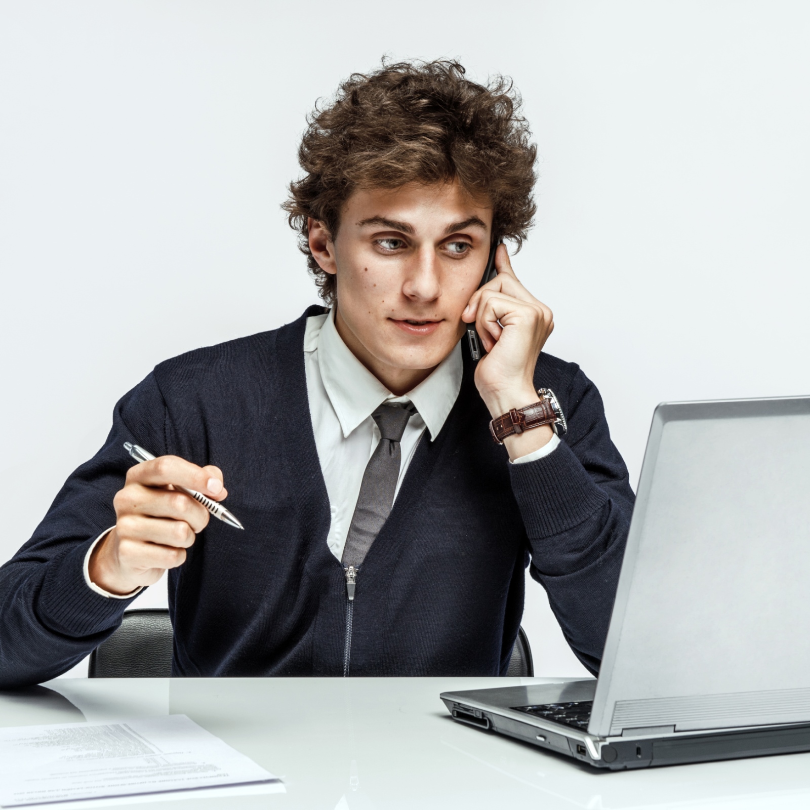 Should Employers Ban Cell Phones and Social Media at Work?