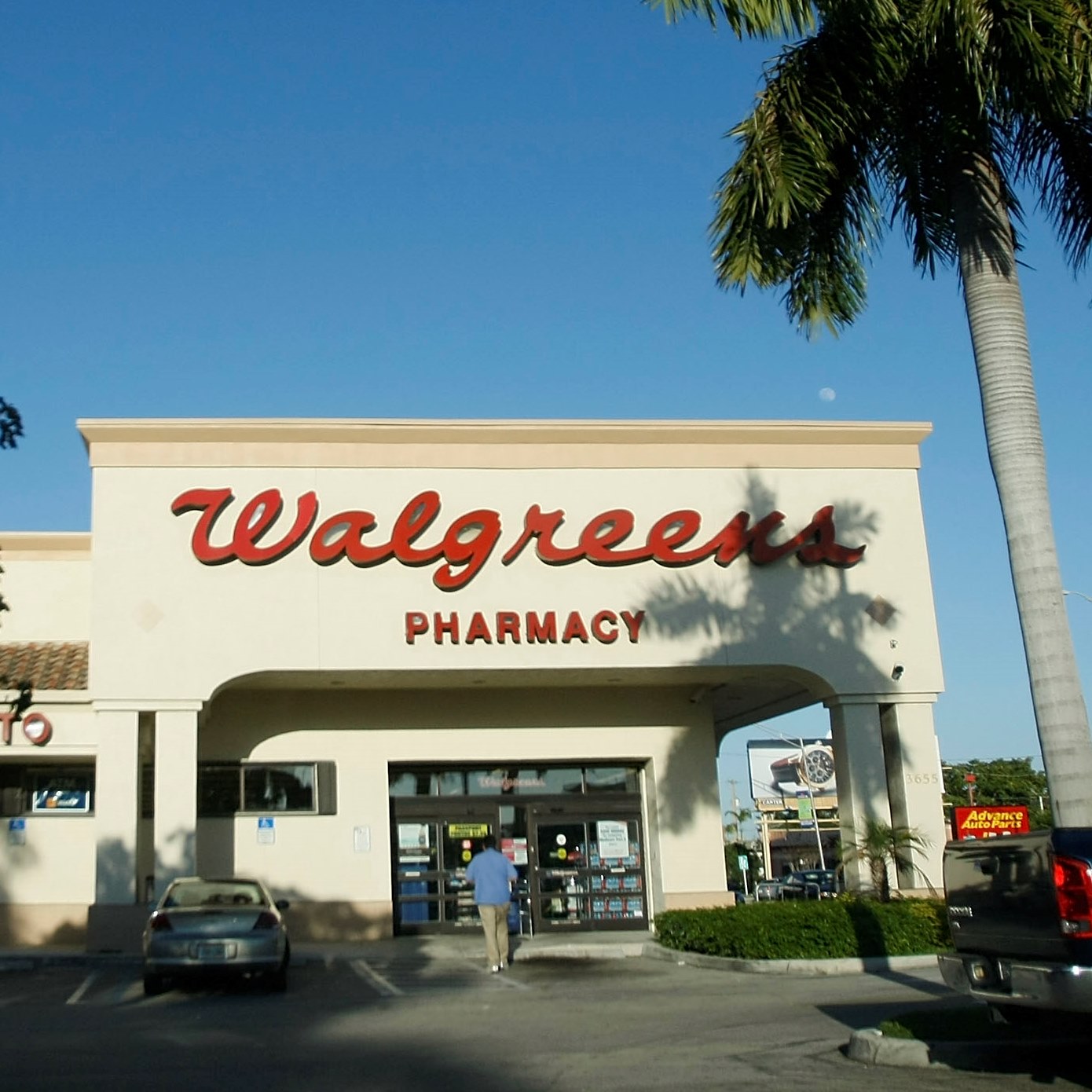 What Analysts Have to Say About Walgreens Ahead of the Merger Deadline