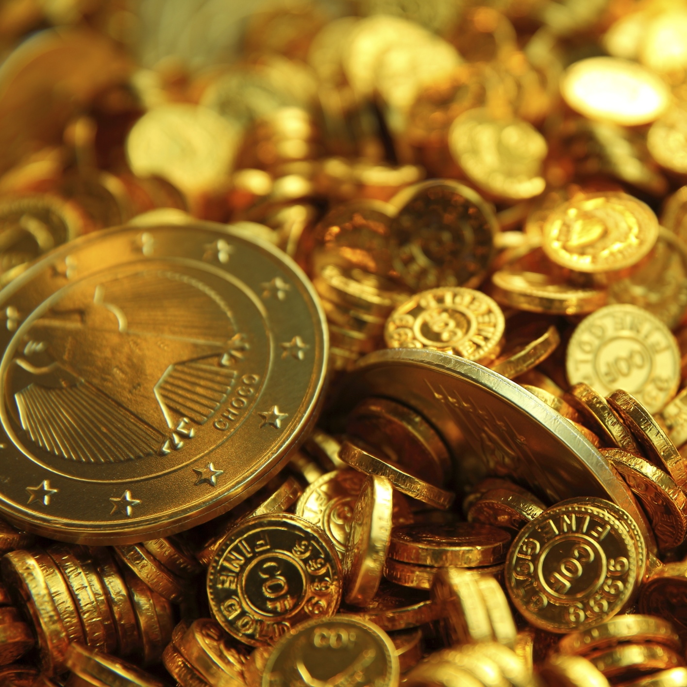 Despite 20% Gain, Some Still See Gold as Undervalued: 4 Stocks to Buy