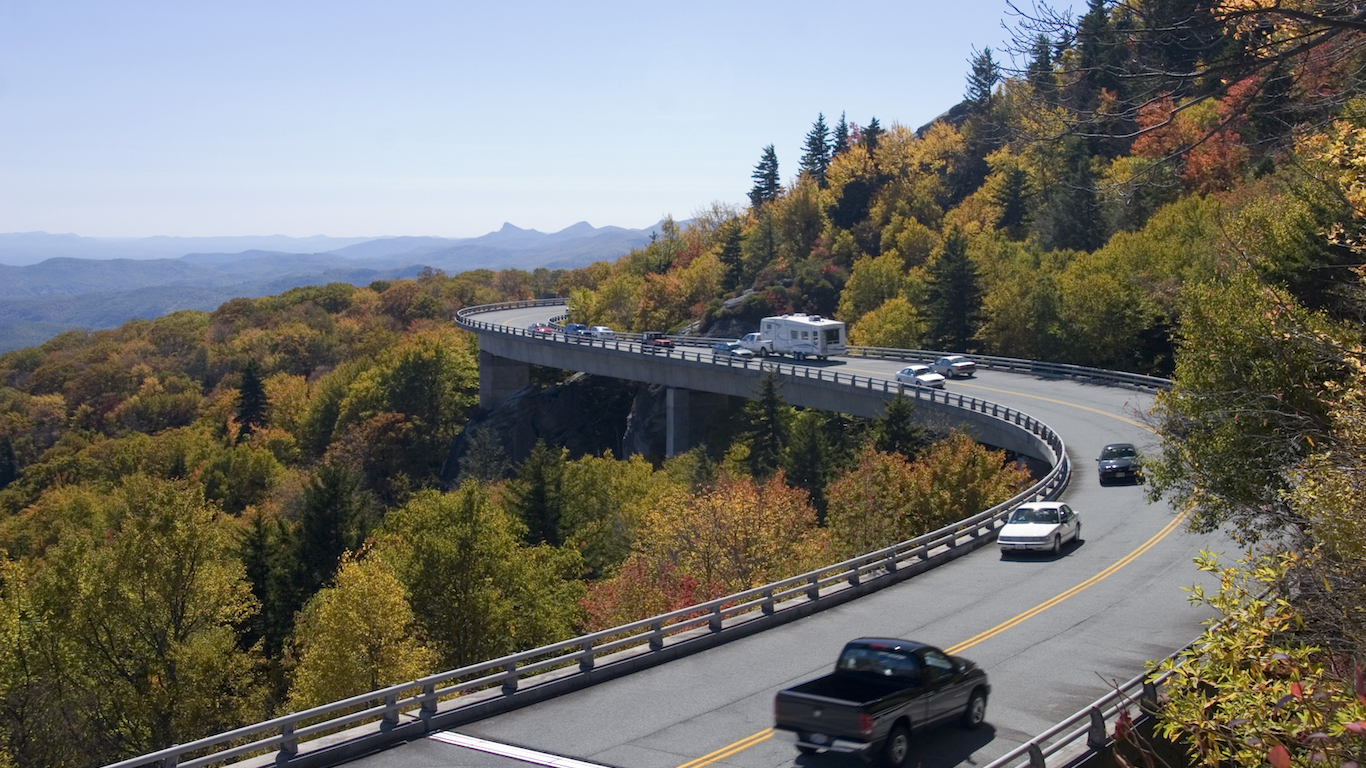 AUTUMN TRAFFIC LINN COVE VIADUCT