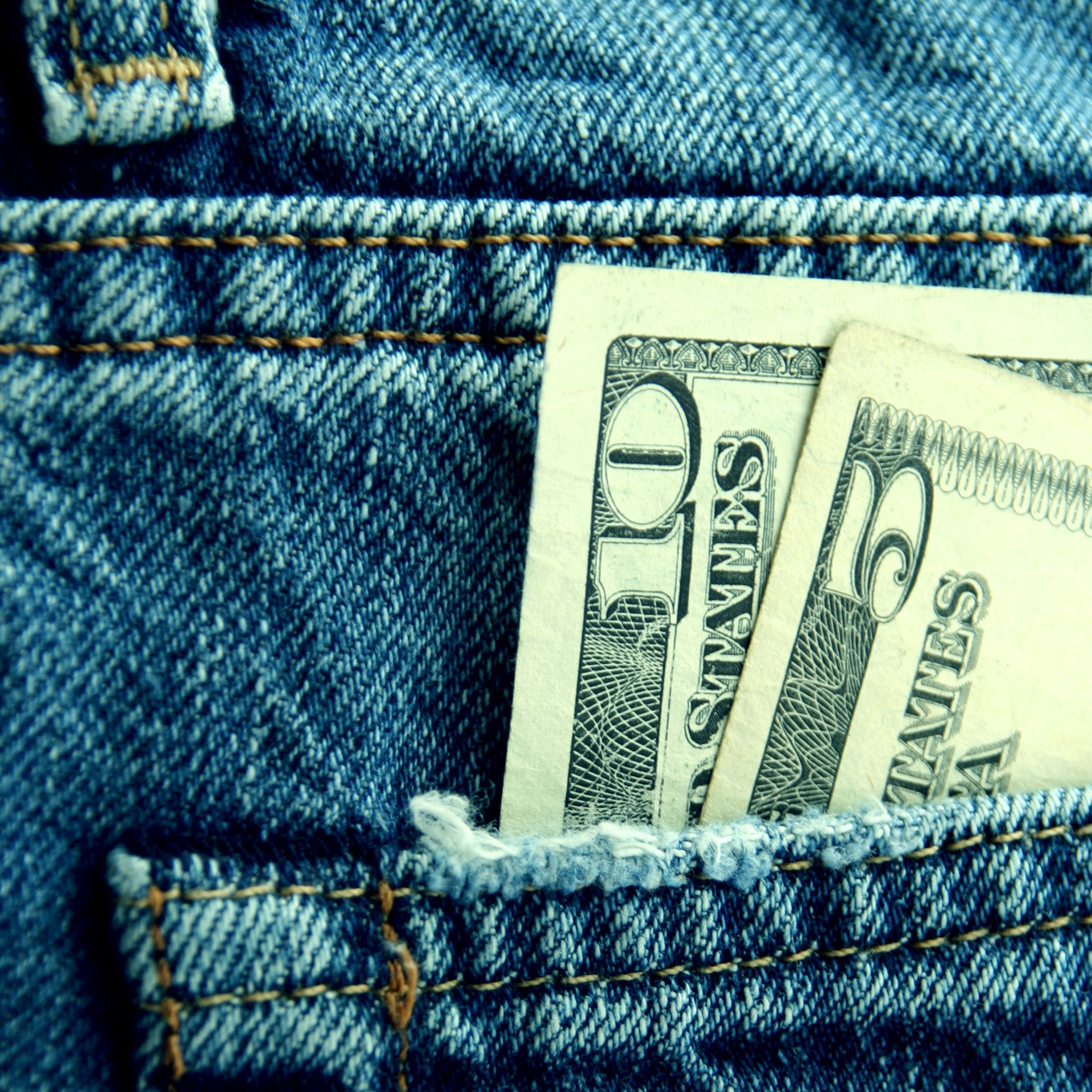 3 No-Brainer Stocks to Buy With $15