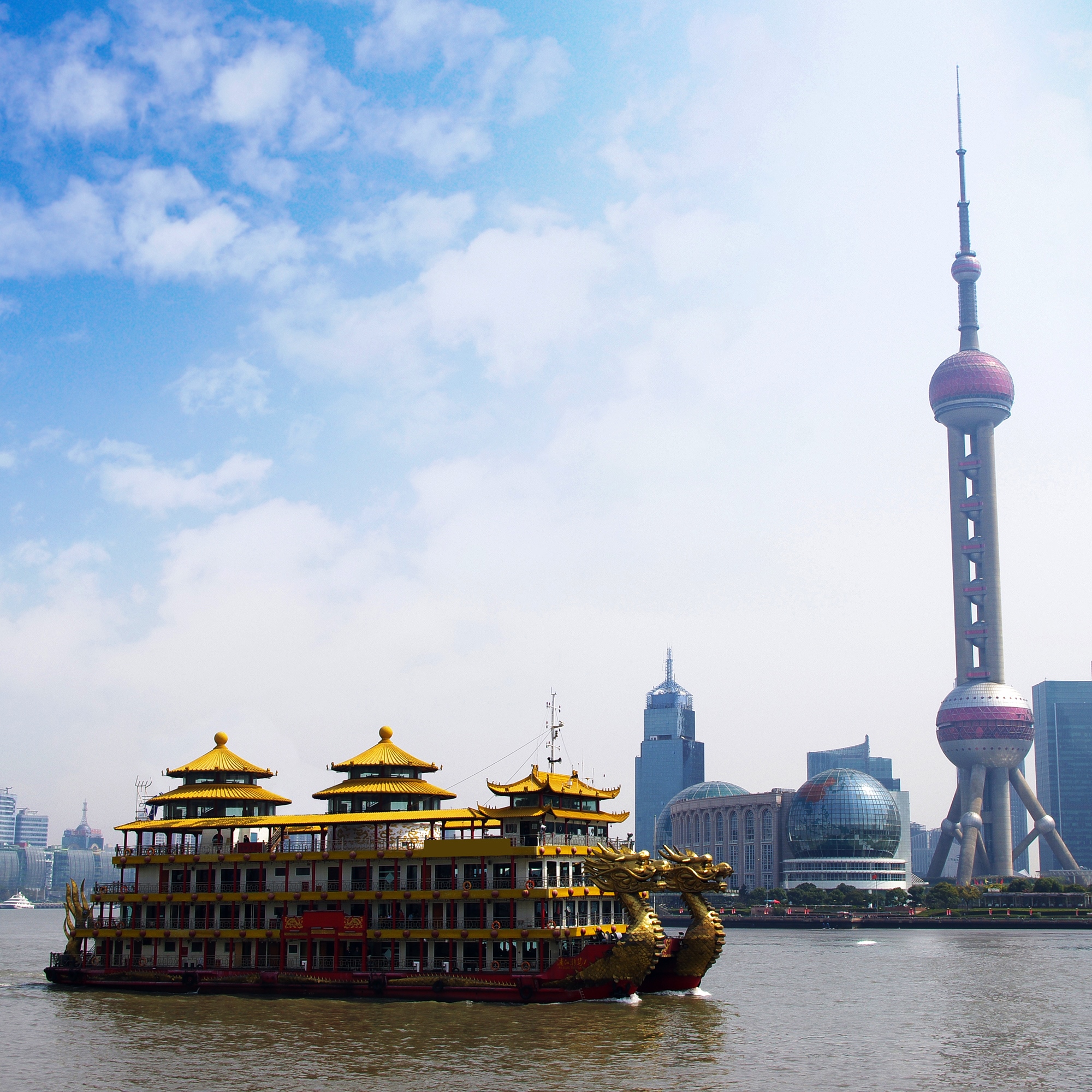 Top Analyst Loves 2 Top Blue Chips With Big China Exposure