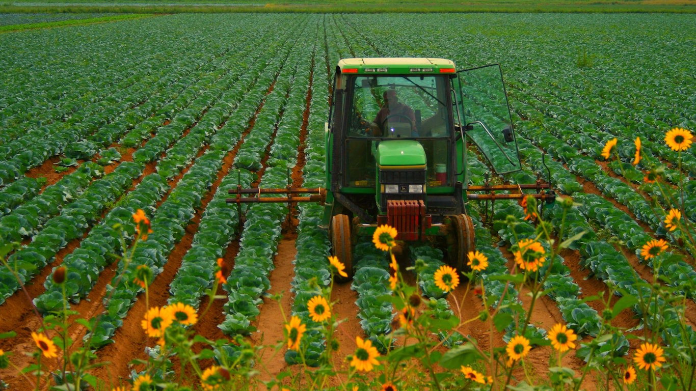 Deere Powers Through Q1 Despite Slumping Sales