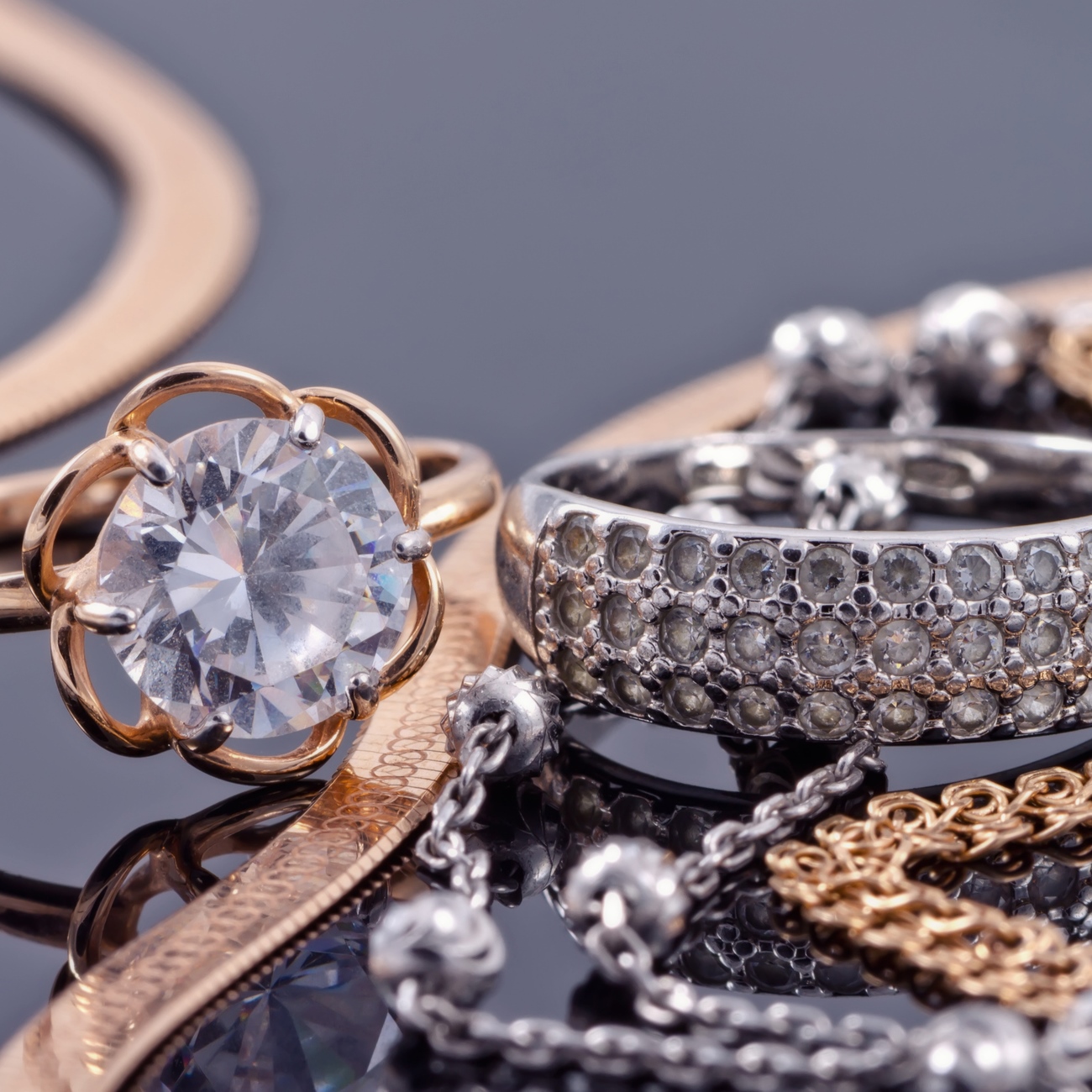 Why Signet Jewelers’ Q1 Rocks