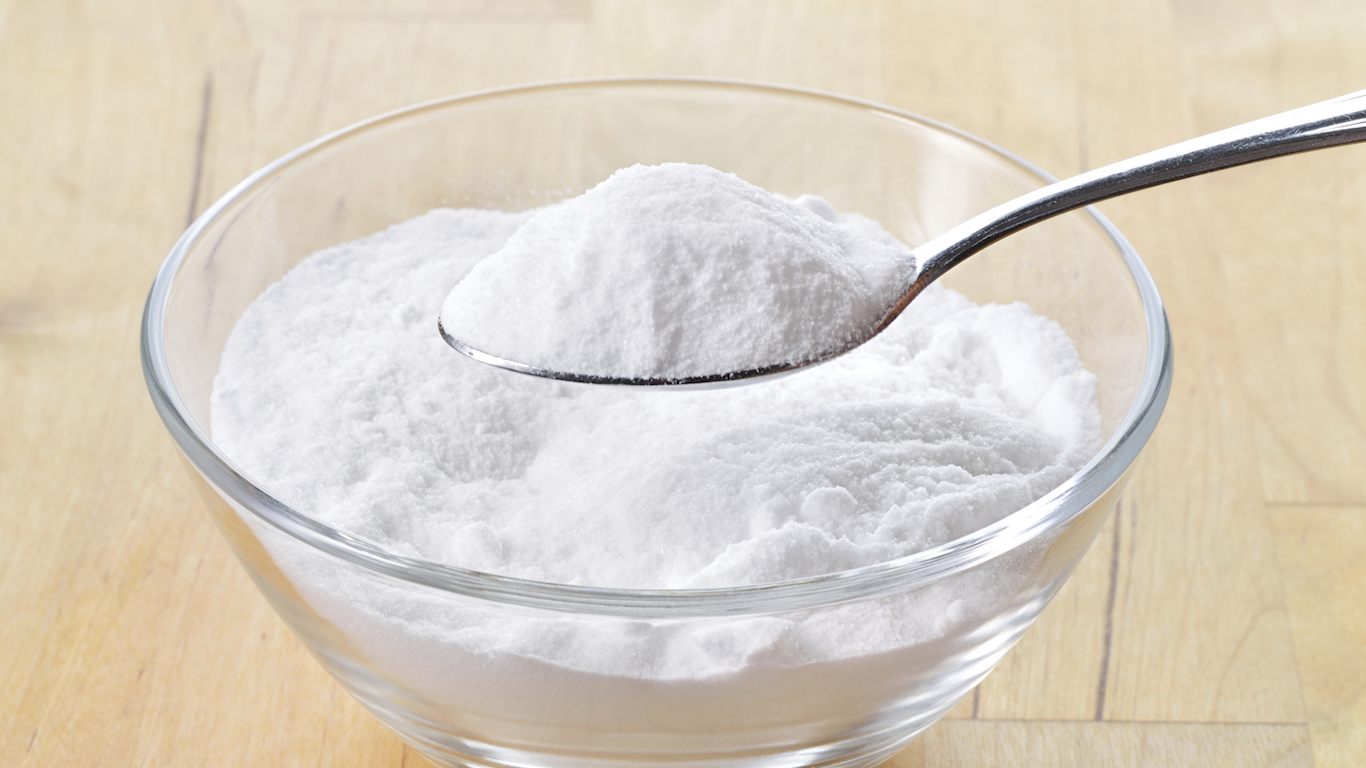 Close-up of baking soda on spoon.