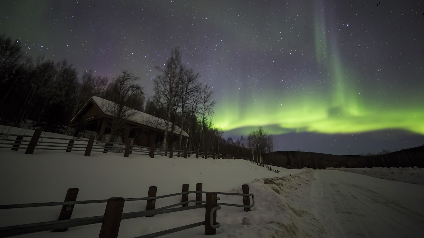 House, cabin, Aurora, night sky at alaska, fairbanks