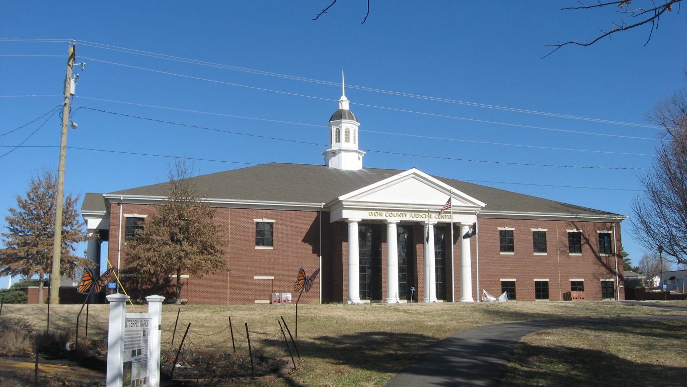 Lyon County Courthouse, Eddyville by Nyttend