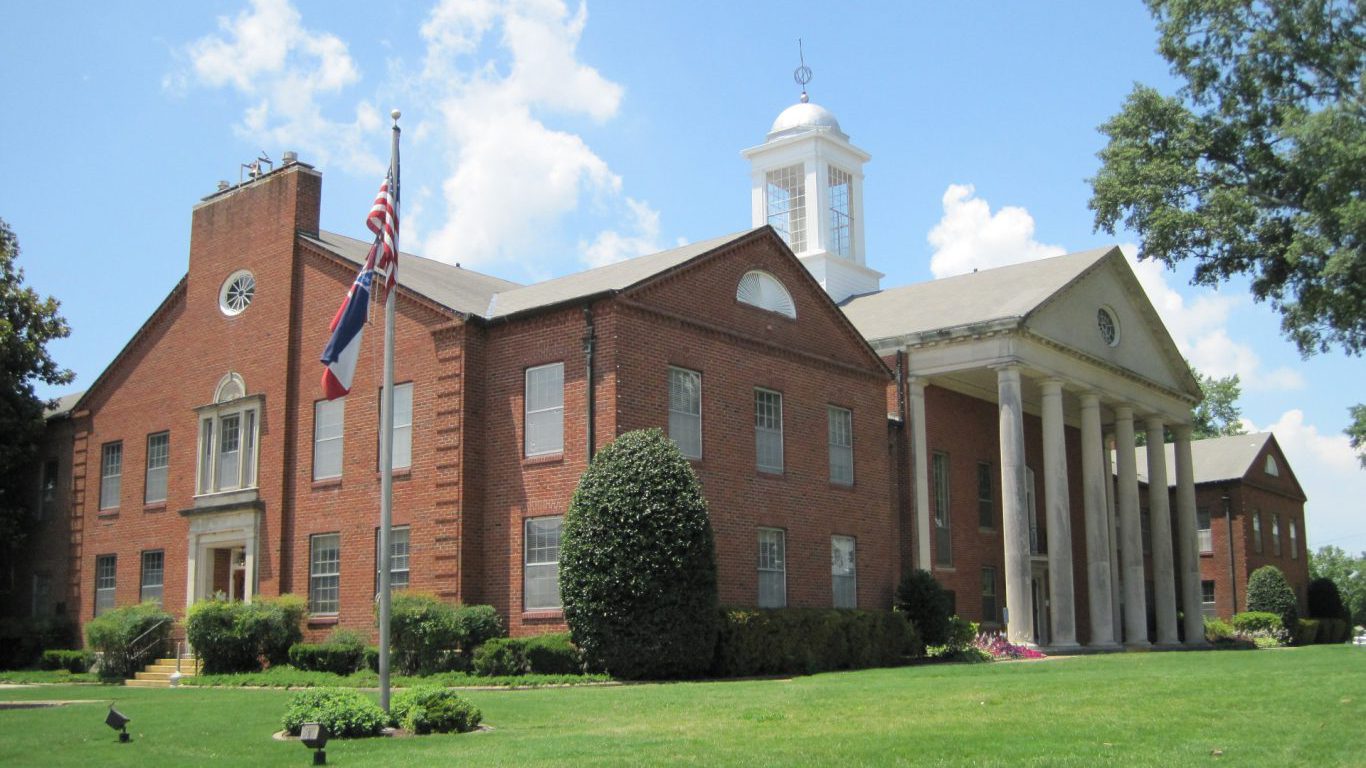 Court House Hernando MS by Thomas R Machnitzki