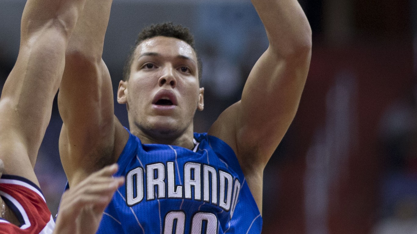 Aaron Gordon (15614234597) (cr... by Keith Allison from Hanover, MD, USA