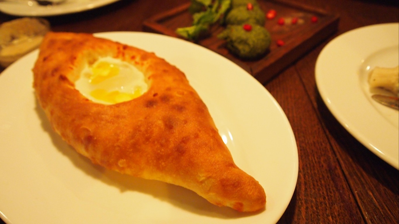 Khachapuri by salvagekat