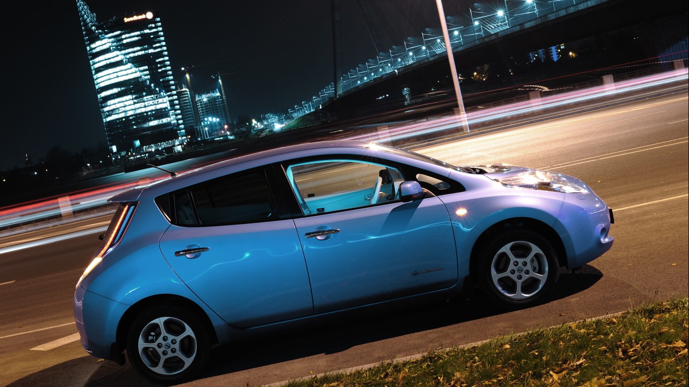 Nissan Leaf 2012 8 by Ku00c4u0081rlis Dambru00c4u0081ns