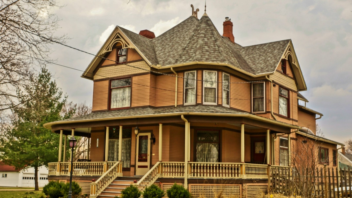 Old Home in Oregon Illinois by chumlee10