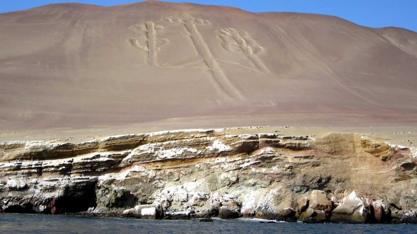 Candelabro de Paracas by David Stanley