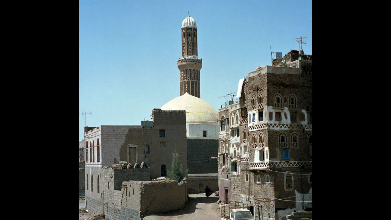 Mosque in Sanaa by Bernard Gagnon