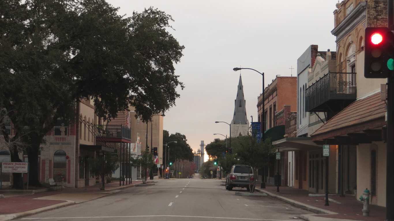 Victoria, Texas by Ken Lund