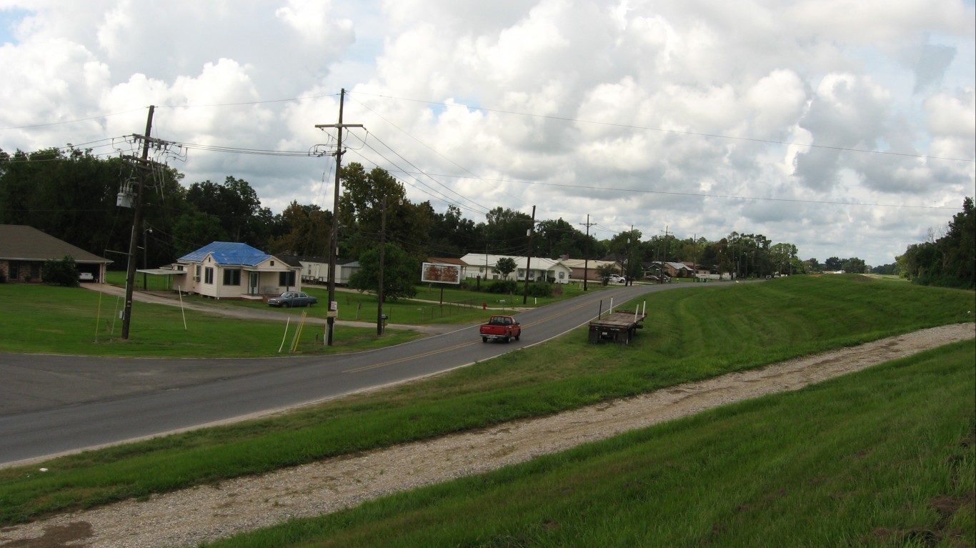 Wallace, Louisiana by Ken Lund