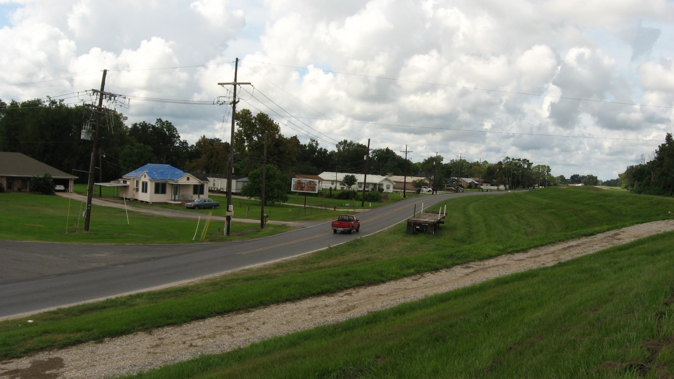 Wallace, Louisiana by Ken Lund