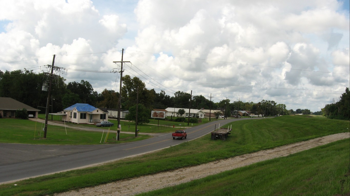 Wallace, Louisiana by Ken Lund