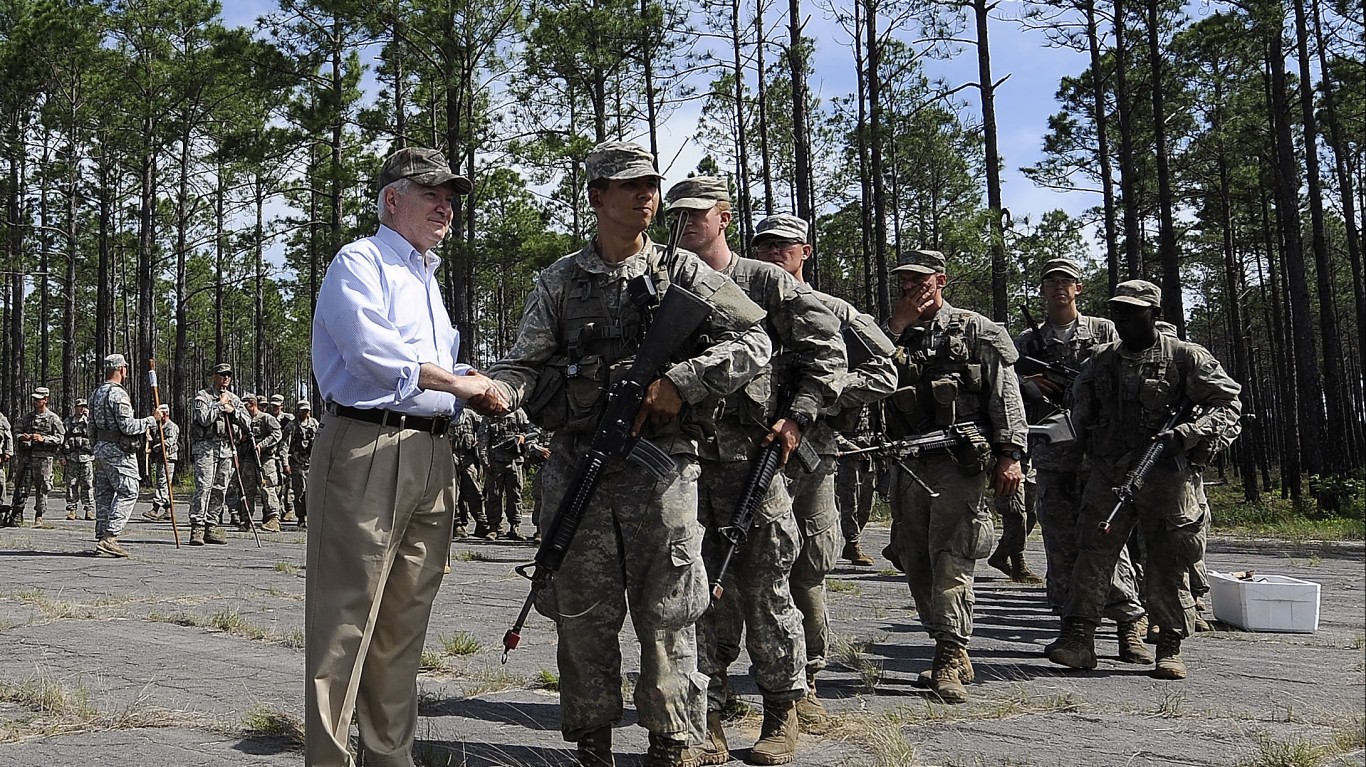 Army Ranger trainees with Defe... by The U.S. Army