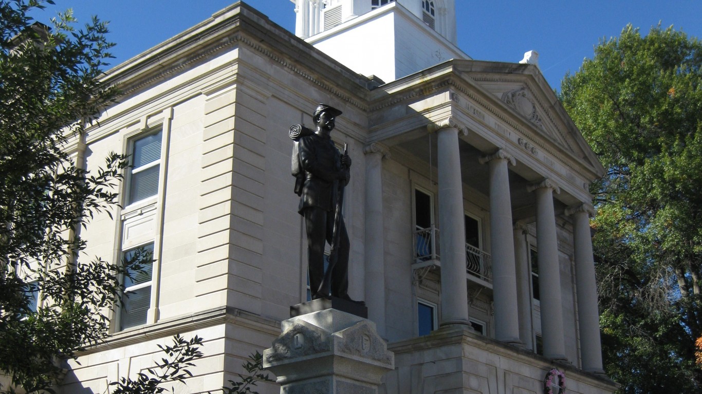 Jackson County Courthouse in R... by Richie Diesterheft