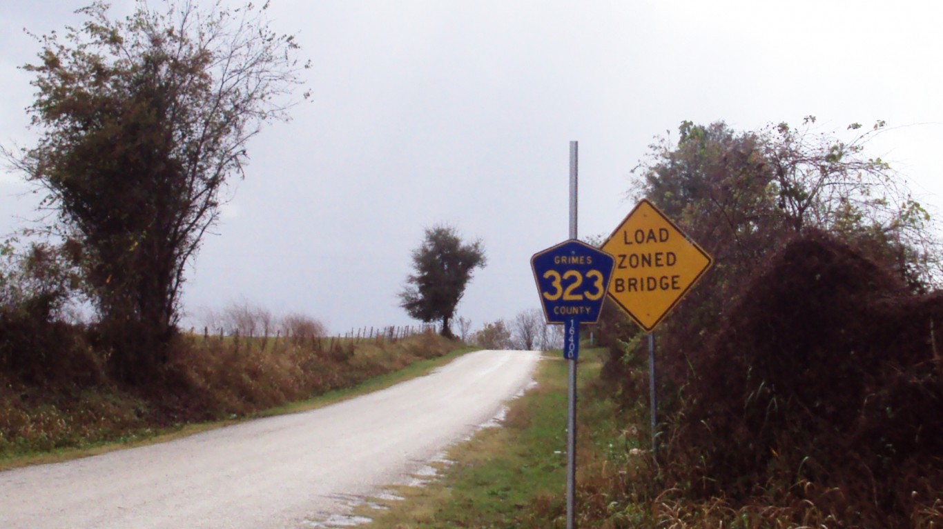 Approach to Beason Creek Bridg... by Patrick Feller