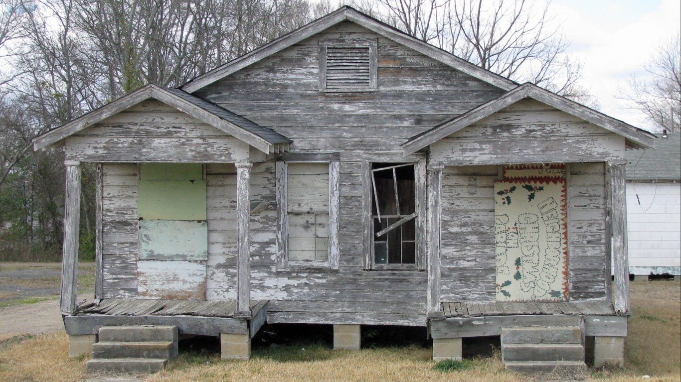 Abandoned House by NatalieMaynor