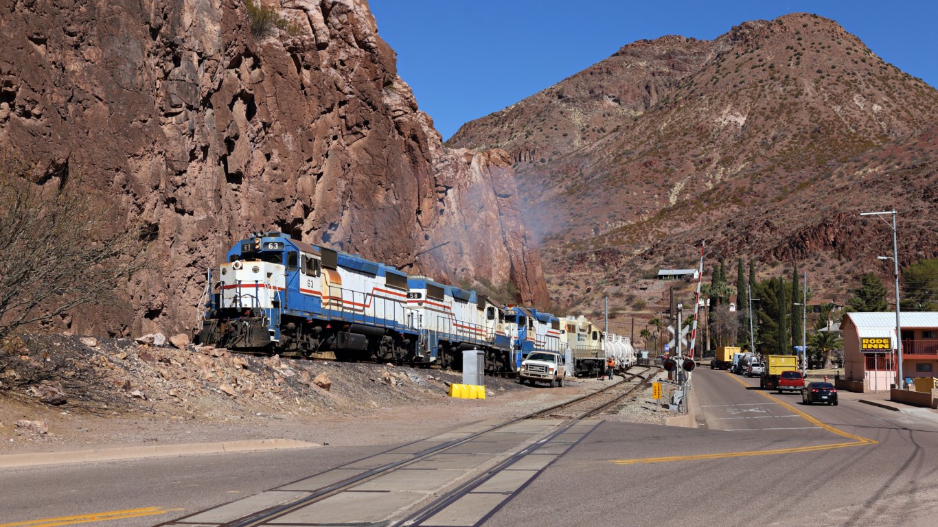 FMI 63, Clifton, Arizona by Jerry Huddleston