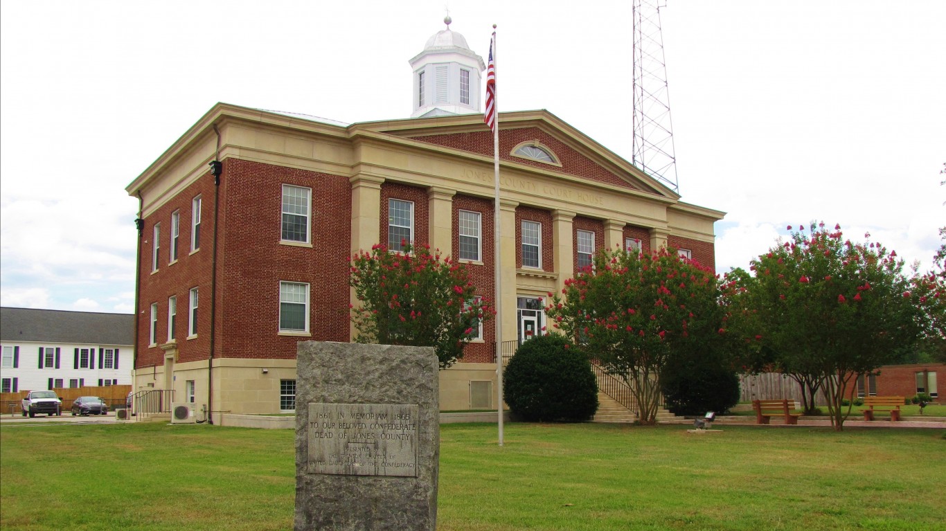 Jones County Courthouse by Gerry Dincher