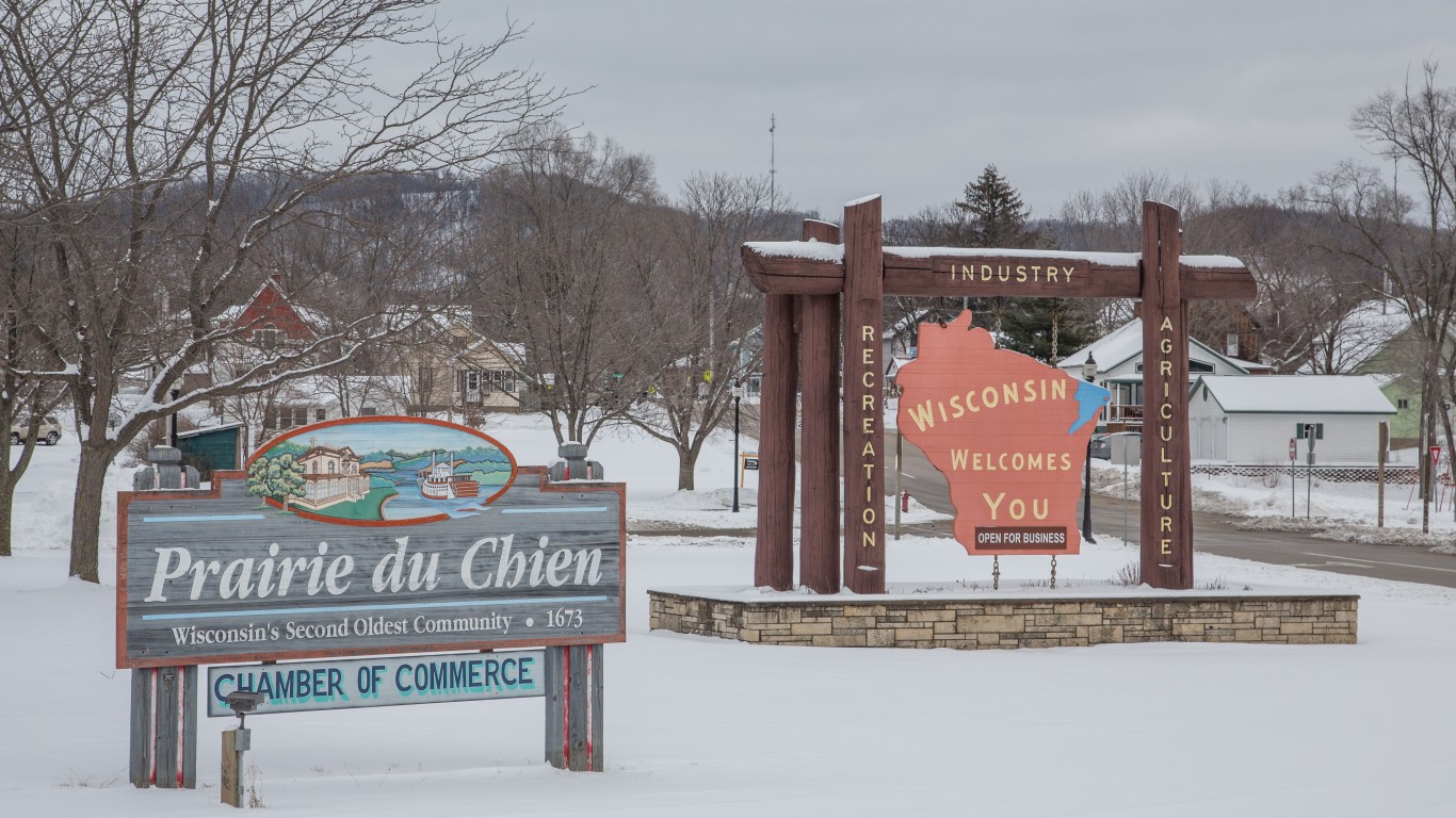 Welcome Signs - Prairie du Chi... by Tony Webster