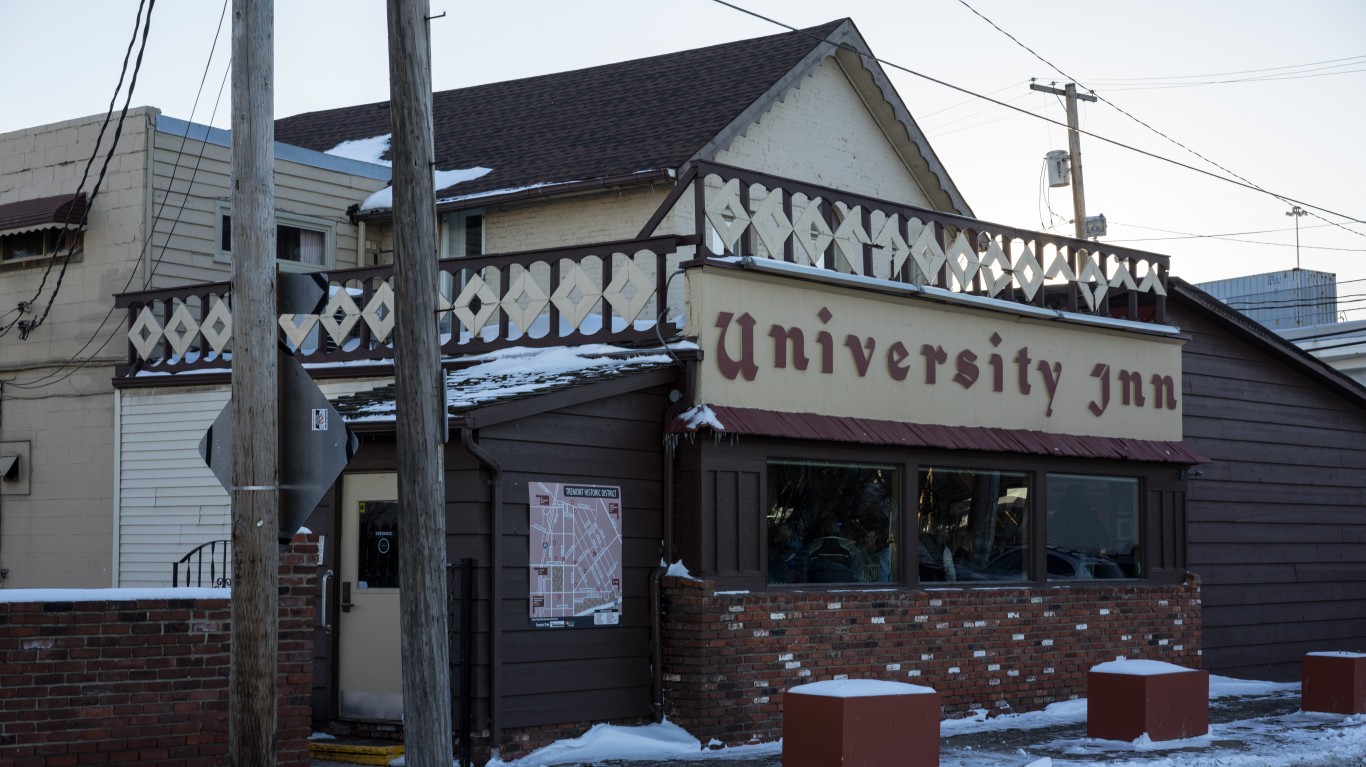 Sokolowski&#039;s University Inn by Edsel Little