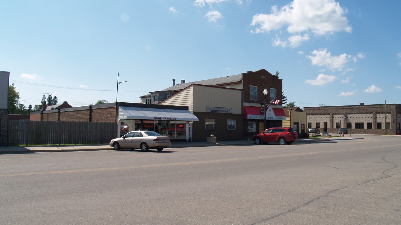 Mahnomen, Minnesota by Andrew Filer