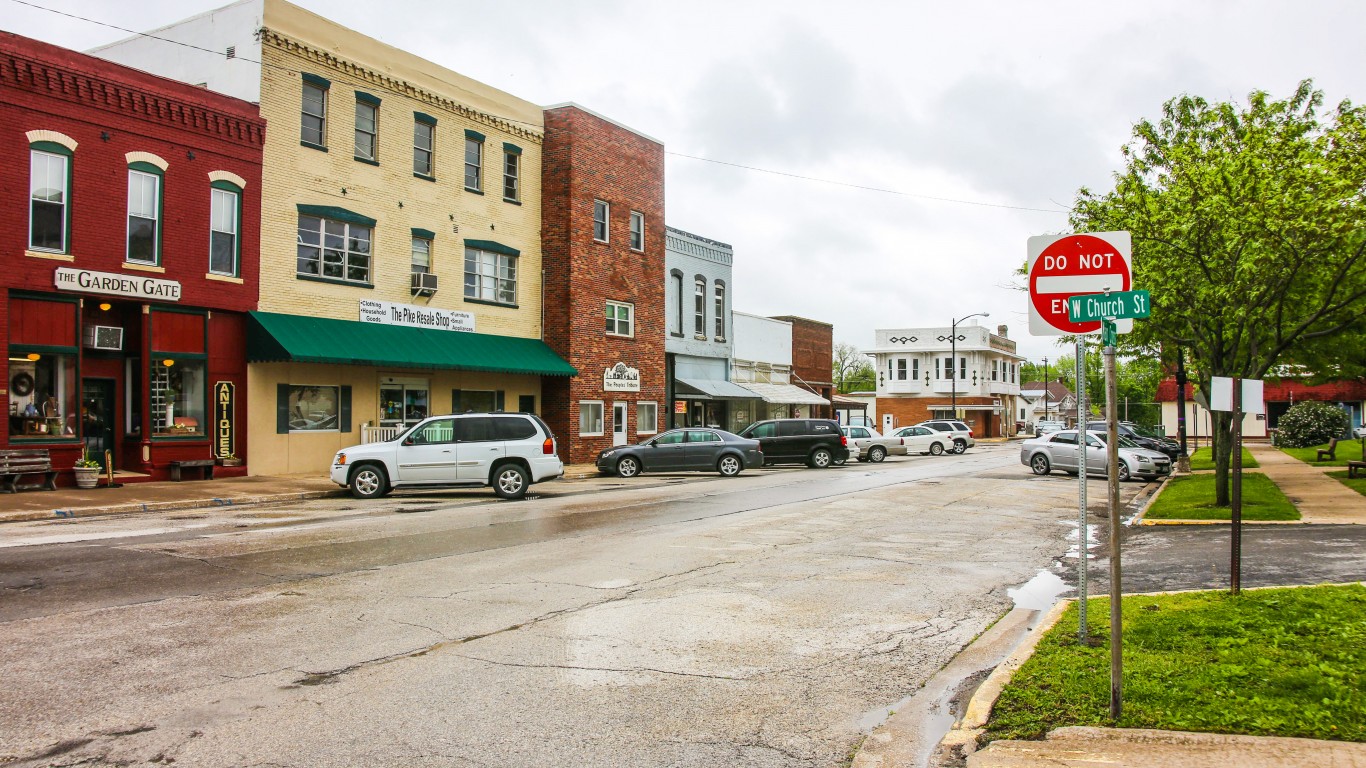 Bowling Green, MO by Paul Sableman