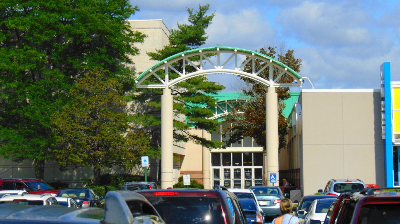 Warwick Mall (Warwick, Rhode I... by JJBers