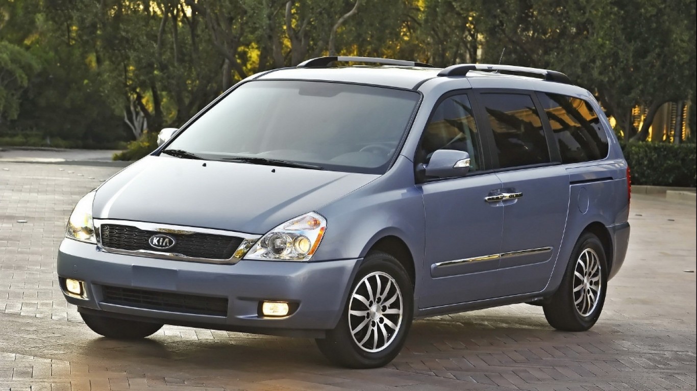 2012-Kia-Sedona-1[2] by loubeat