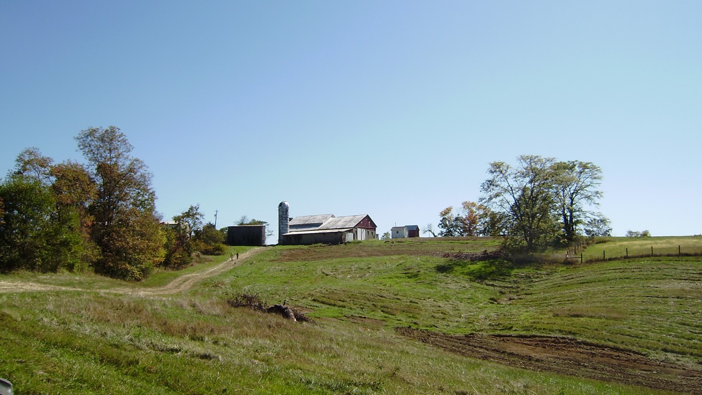 Kentucky Farmland by Adam Sonnett